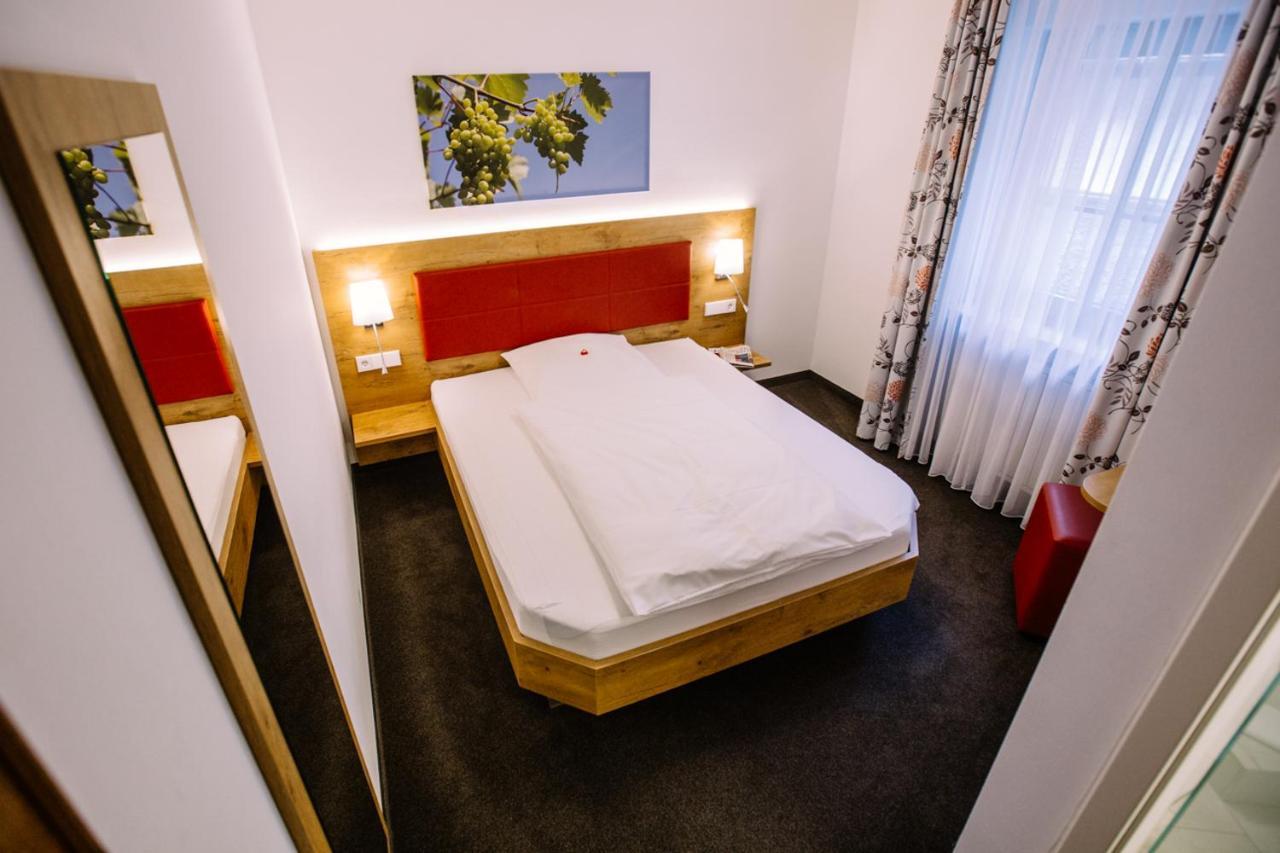Hotel Restaurant Lamm Rosswag Vaihingen an der Enz Esterno foto
